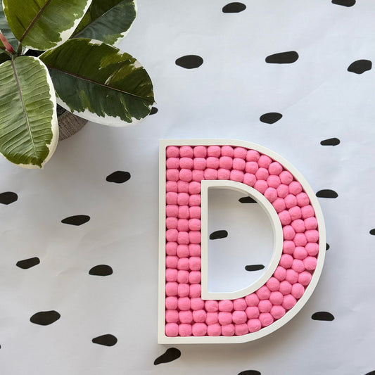 Ponponlu Dekoratif Ahşap D Harfi – 30 cm – Pembe