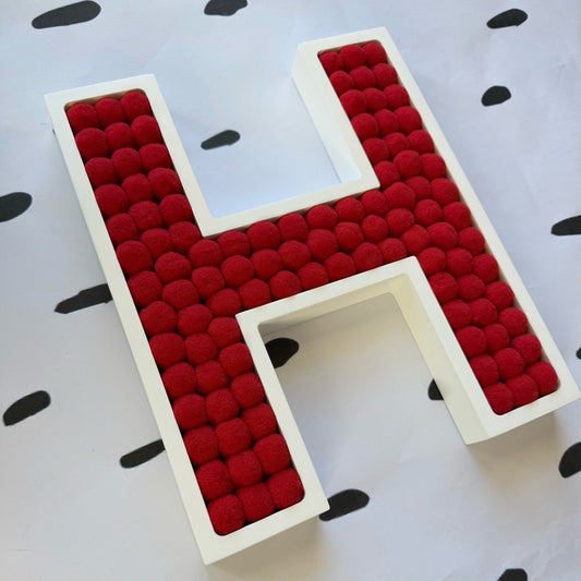 Ponponlu Dekoratif Ahşap H Harfi – 30 cm – Kırmızı